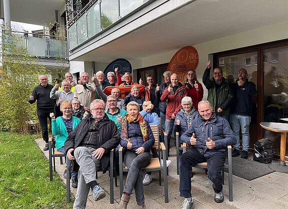 21 Rikscha-Piloten des ADFC Hattingen ließen sich zum Ersthelfer ausbilden