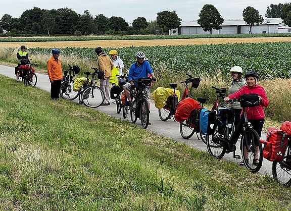 Allerradweg vor Rethem - ADFC Mehrtagestour Juni 2025